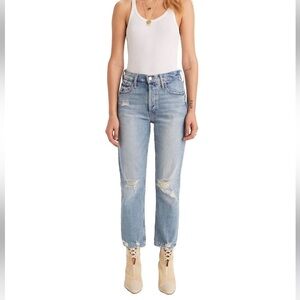 mother The Tomcat in The Confession
Light Blue Distressed Jeans 24
